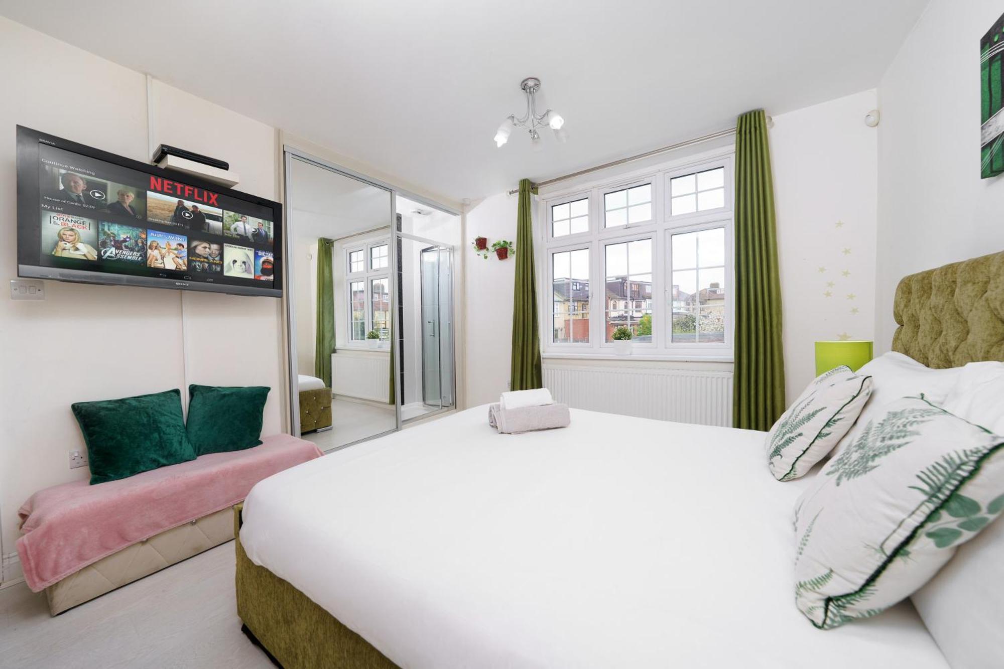 Barking Haven Retreat - Airport - Parking - Train Station Holiday home Barking (Greater London)