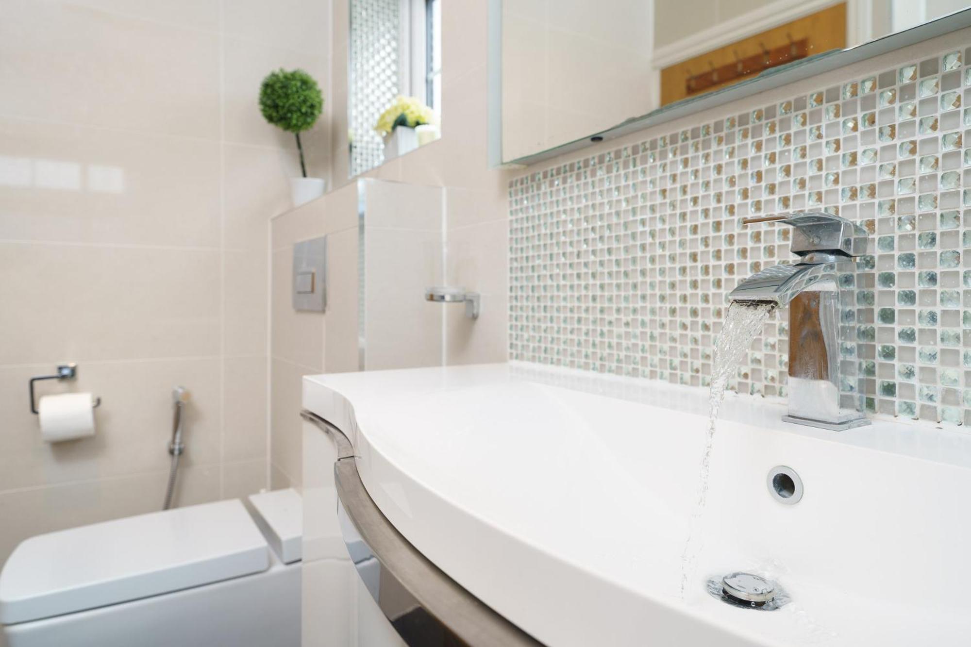 Barking Haven Retreat - Airport - Parking - Train Station Holiday home *