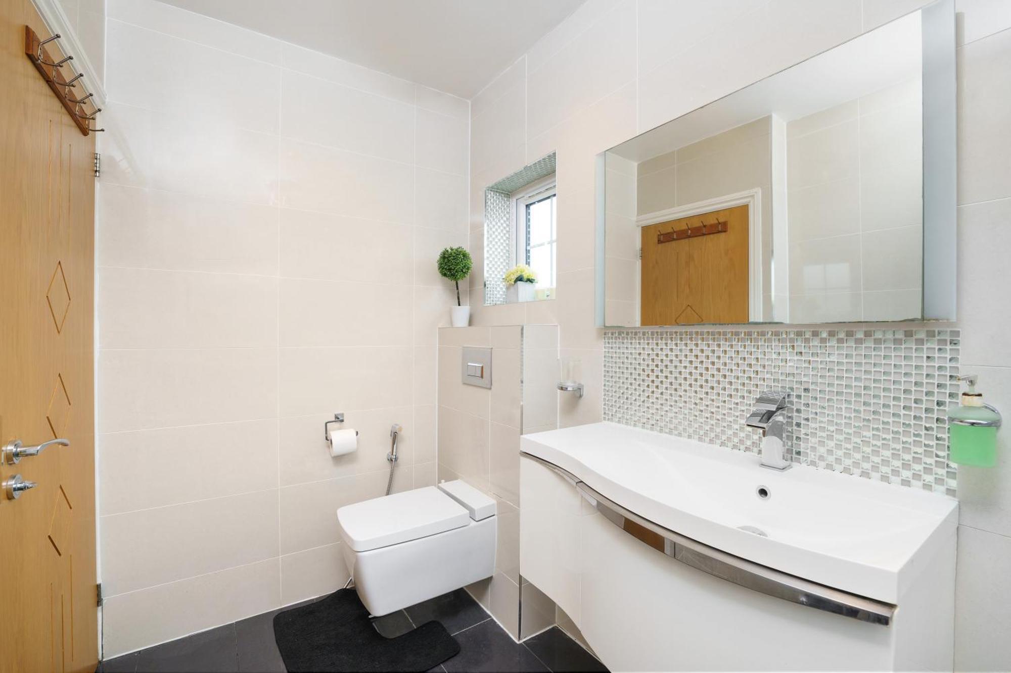 Barking Haven Retreat - Airport - Parking - Train Station Holiday home Barking (Greater London)