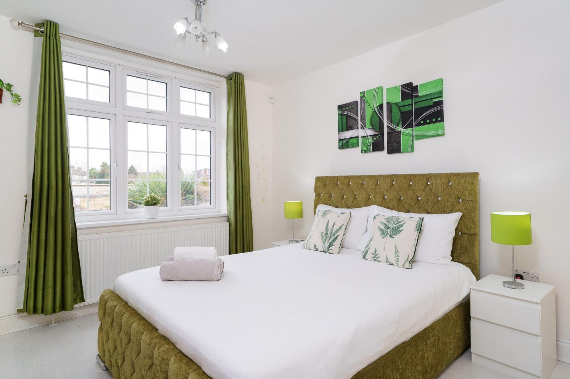 Barking Haven Retreat - Airport - Parking - Train Station *