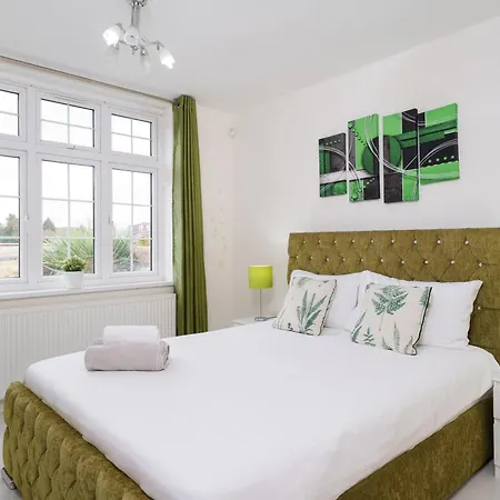 Barking Haven Retreat - Airport - Parking - Train Station Villa Exterior photo